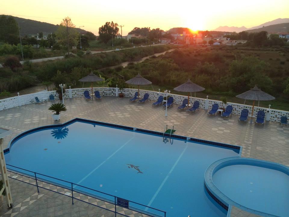 Gogas Palace Aparthotel Ammoudia Exterior photo