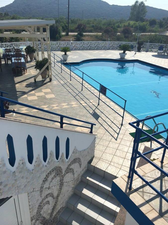 Gogas Palace Aparthotel Ammoudia Exterior photo