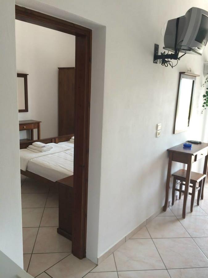Gogas Palace Aparthotel Ammoudia Exterior photo