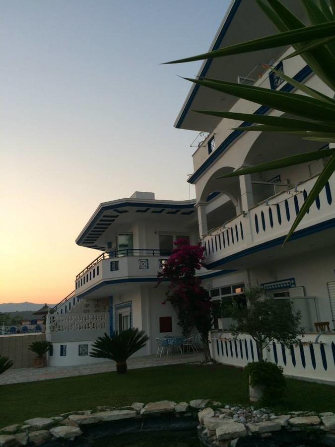 Gogas Palace Aparthotel Ammoudia Exterior photo