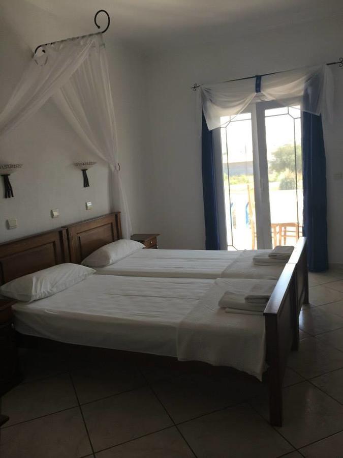 Gogas Palace Aparthotel Ammoudia Exterior photo