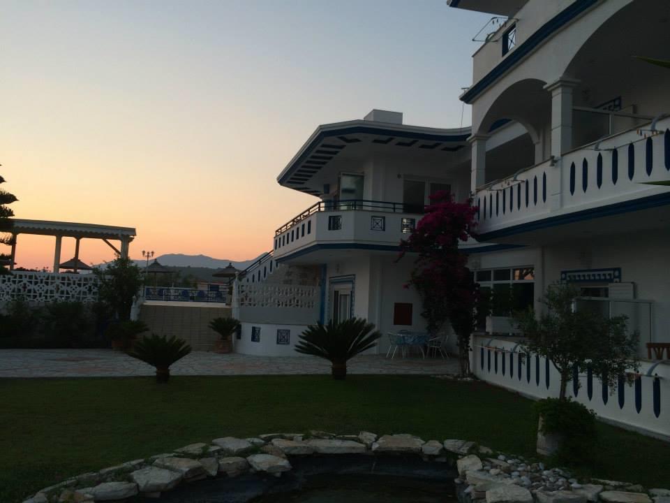 Gogas Palace Aparthotel Ammoudia Exterior photo